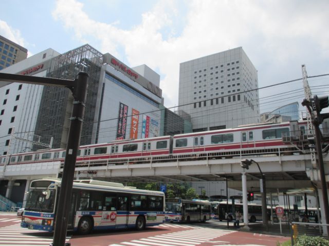 JR川崎駅東口を下車