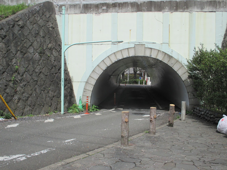 中原街道の下を通るトンネル