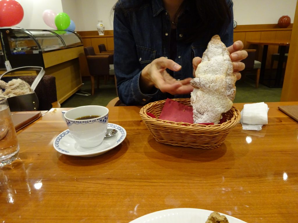 銀座椿屋珈琲池上店は銀座七丁目花椿通りに本館がある自社製コーヒーとパンを提供するお店の東急池上線池上駅近く
