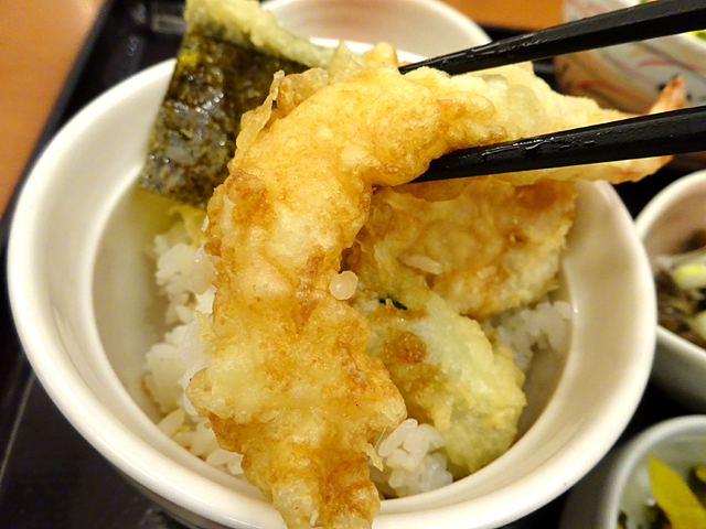 和食さと羽田店（大田区西糀谷）は和食をカジュアルに提供しゃぶしゃぶの他寿司や天ぷらなど75品が食べ放題コースも提供