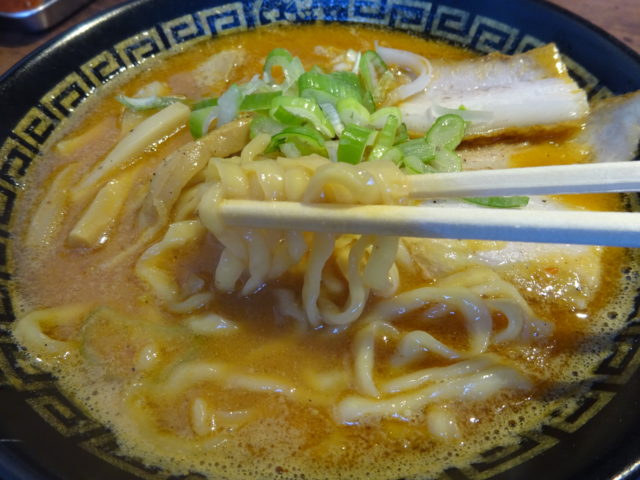 東京煮干中華そば三三七大森（さんさんなな、大田区山王）濃厚ダブルスープにもかかわらず洗練されたマイルドな味わい