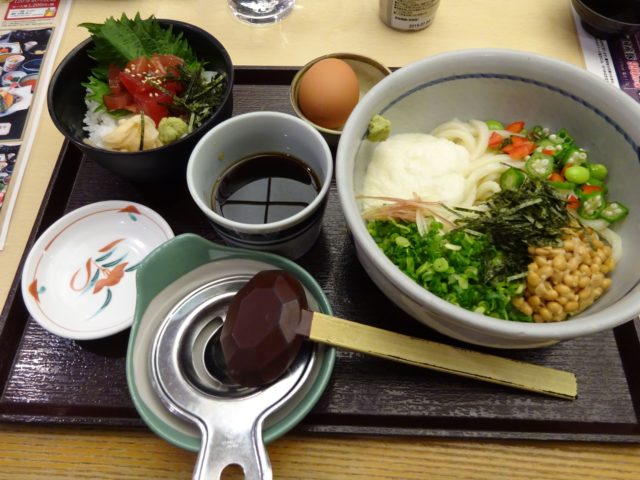 ねばとろうどん(790円)+小まぐろ漬け丼(450円)