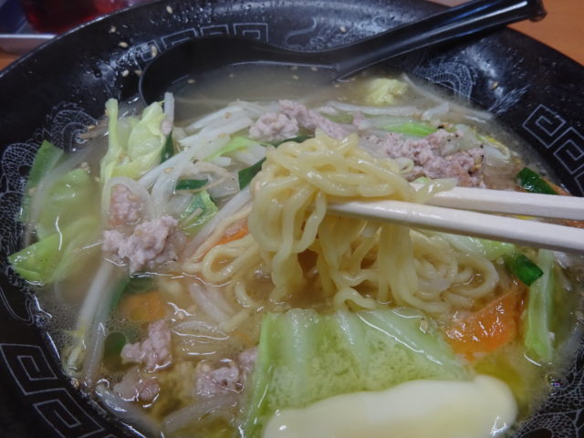 炒め野菜が乗っている