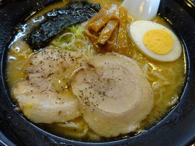 らあめん花月嵐武蔵新田店の嵐げんこつらあめん