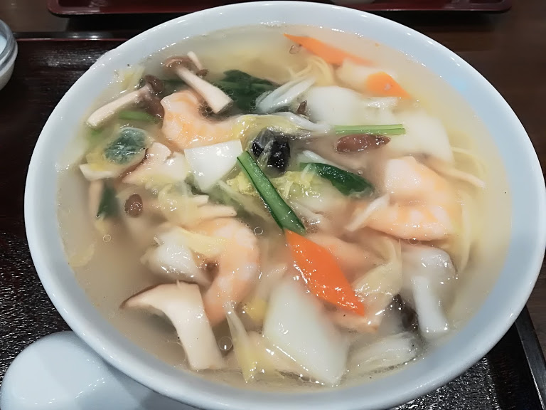 海老湯麺（870円）