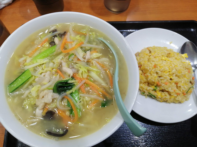 野菜タンメン＋半チャーハン