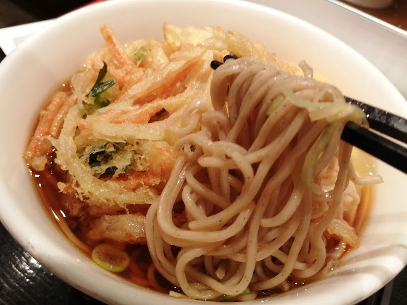 東急線・蒲田駅改札内にある「しぶそば 蒲田店」が、2025年9月30日で閉店と報じられました。店舗の老朽化による閉店とのことです